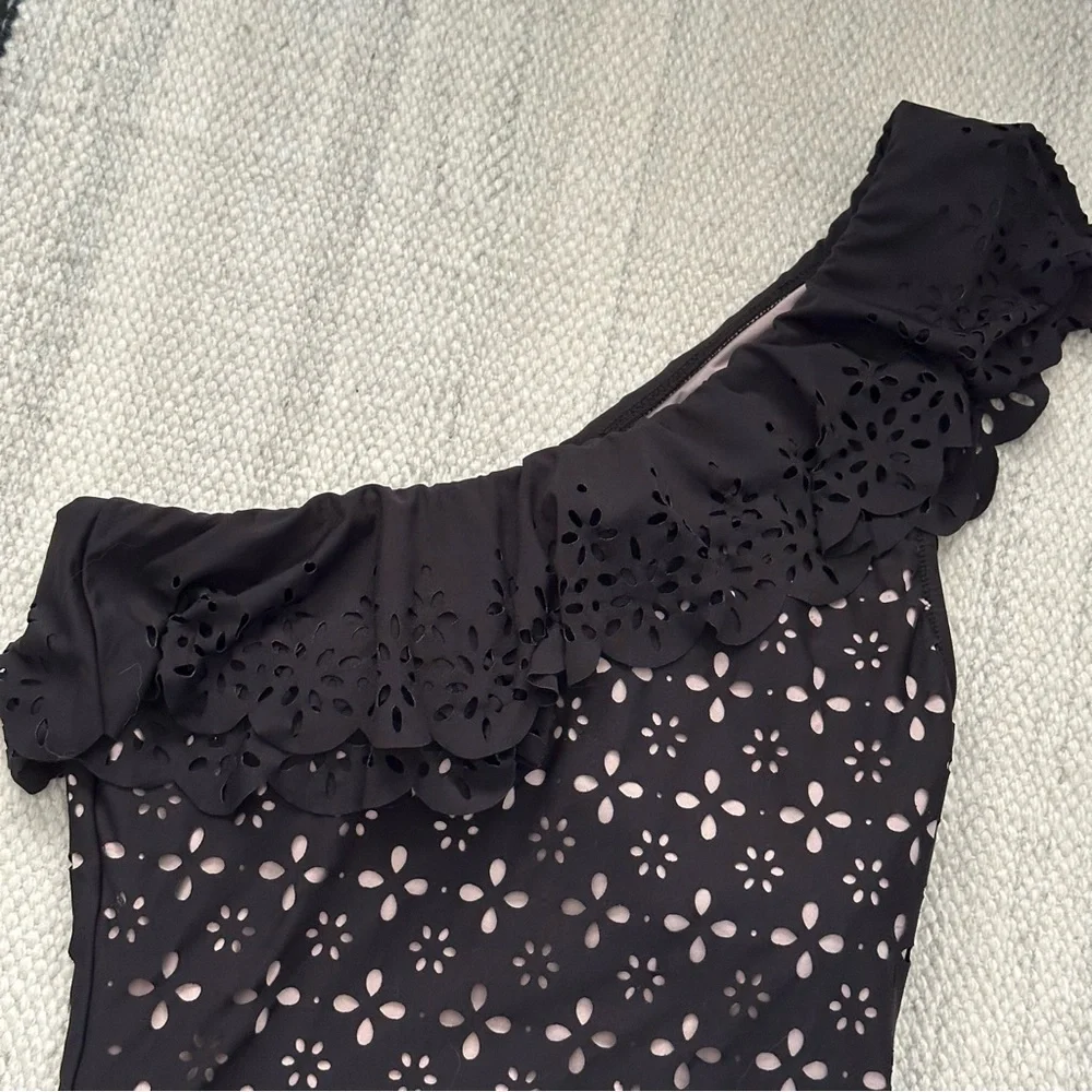 J Crew Scalloped Ruffle One Shoulder one-piece swimsuit ilaser-cut eyelet Black